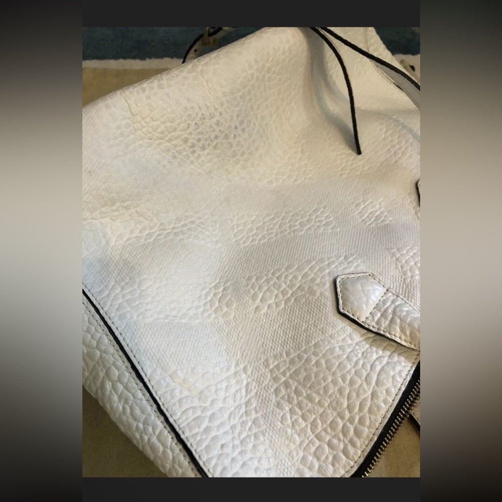 Burberry Dewsbury Check Embossed Tote White Ivory - Picture 8 of 16